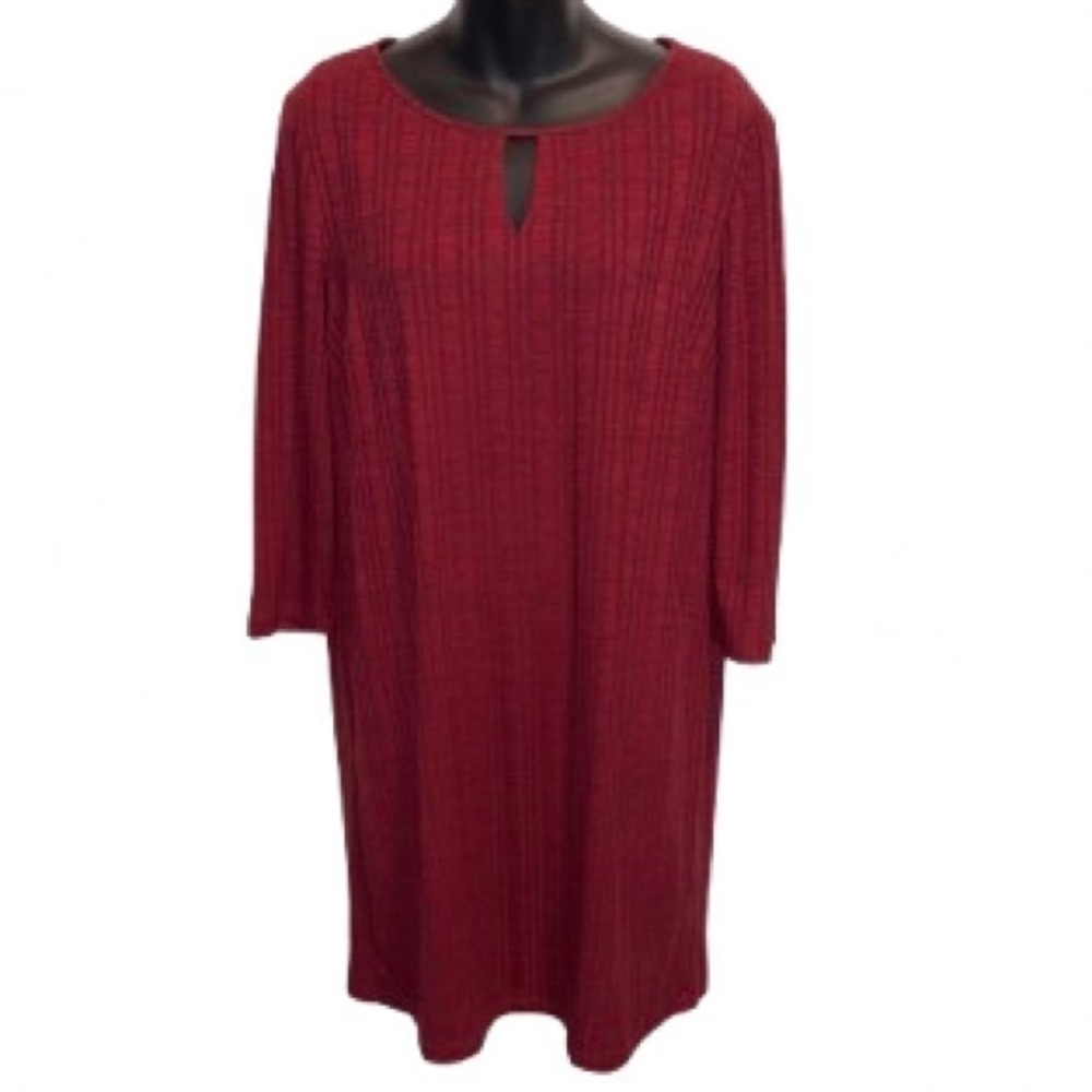 Chico's Key-Hole Bateau
Neck Ribbed Tunic Dress maroon and black mélange size 2